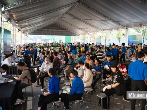 8.000 người dân được khám sức khoẻ miễn phí