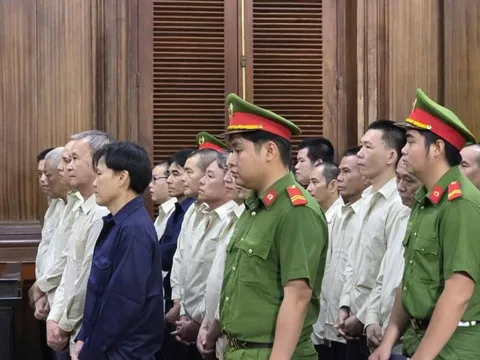 13 năm tù cho ông chủ Saigon Transco trong vụ buôn lậu 1,7 triệu lít dầu