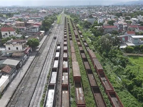 Dự án tuyến đường sắt dừng thi công làm ảnh hưởng đến cuộc sống của người dân, Bộ Xây dựng nói gì?