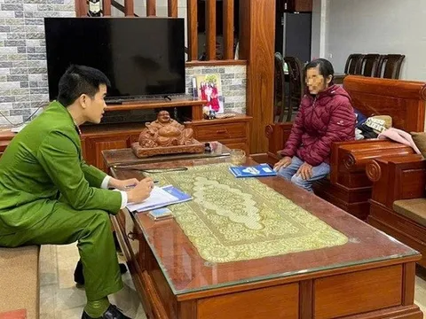 Người phụ nữ suýt bị lừa vì tin lời "nhân viên viễn thông" rởm