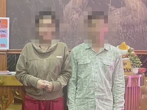 Triệt xóa nhiều tụ điểm mại dâm núp bóng cơ sở massage và karaoke