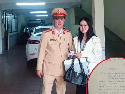 Tìm lại được tài sản đánh rơi, nữ sinh viên Học viện Ngoại giao viết thư cảm ơn cánh sát giao thông