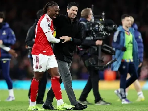 Arteta bảo vệ các tân binh Eze và Madueke