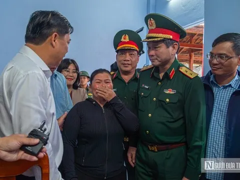 Gần 100 ngôi nhà mới được bàn giao cho người dân vùng "rốn lũ" Đắk Lắk