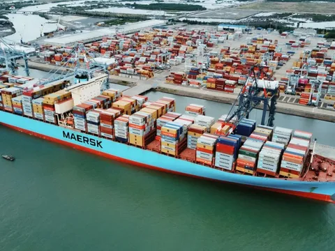 Đề xuất mới về thu phí, lệ phí tại cảng, bến thủy nội địa