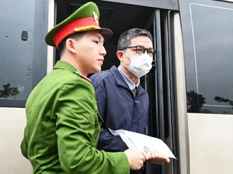 "Chia chác" theo "luật ngầm", 2 Cục trưởng Cục An toàn thực phẩm hầu tòa