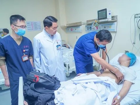 Cháy nhà 3 tầng ở Hà Nội: Chạy đua cứu chữa 15 nạn nhân, 7 người bị tổn thương nặng