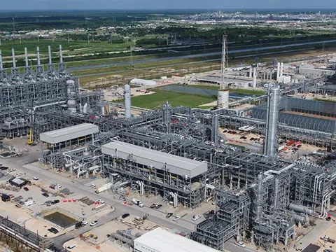 Reliance bác tin tiếp tục nhận dầu Nga trước sức ép ngày càng lớn từ Mỹ