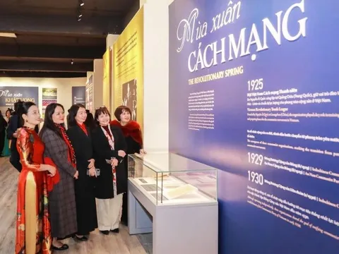 “Mùa Xuân - Khởi nguồn thắng lợi” - Lần đầu công bố nhiều hiện vật quý