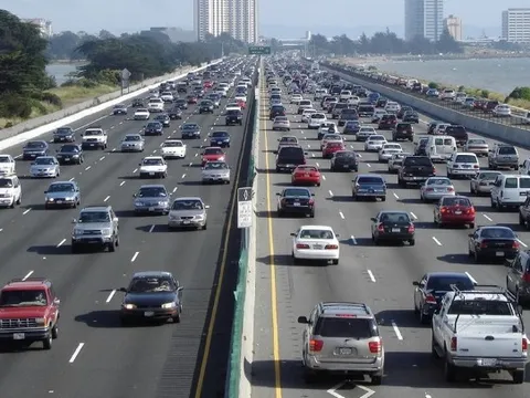 Những trường hợp ô tô không phải nộp phí đường bộ từ 2026, chủ xe cần biết