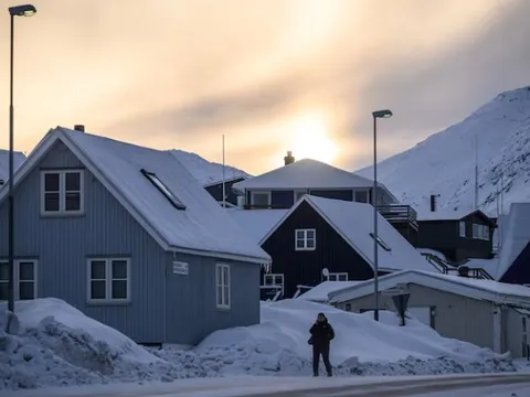 “Phó tướng” của ông Trump cảnh báo châu Âu về Greenland