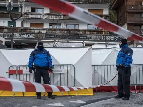 Cháy quán bar khiến 40 người thiệt mạng ở Thụy Sĩ: Chủ quán khai gì?