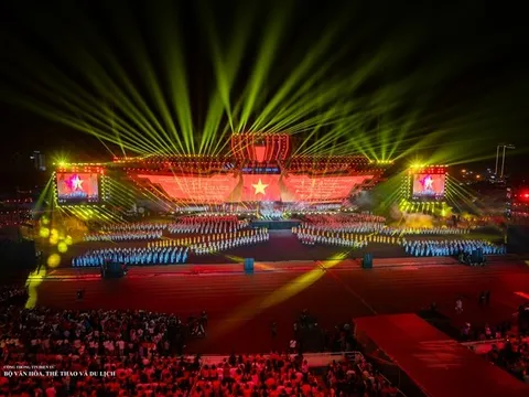 Dự thảo Báo cáo chính trị tại Đại hội XIV của Đảng: Phát triển mạnh công nghiệp văn hóa, dịch vụ văn hóa