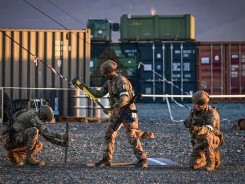 Điều EU cần làm để thay thế quân đội Mỹ ở châu Âu