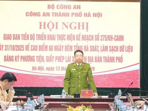 Hà Nội: Tập trung cao điểm, tăng tốc “nước rút” làm sạch dữ liệu đăng ký phương tiện, giấy phép lái xe