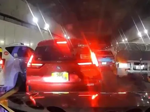 4 ô tô va chạm liên hoàn trong hầm vượt sông Sài Gòn