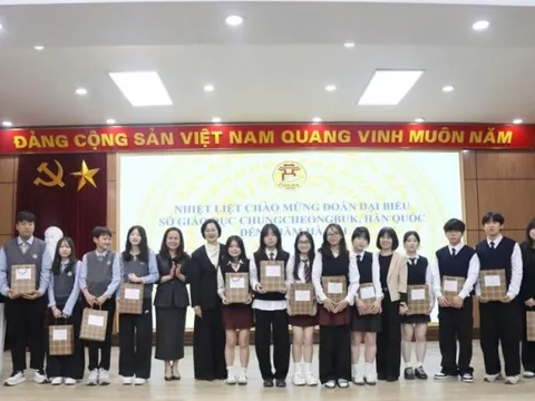 Đoàn học sinh Hàn Quốc học tập, giao lưu tại Hà Nội