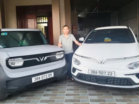 Không muốn quay lại xe xăng, vợ chồng giảng viên ở Hà Tĩnh chốt liền tay 2 xe điện VinFast chỉ trong một năm