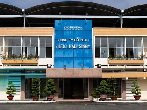 Loạt mỹ phẩm bị Bộ Y tế “tuýt còi"