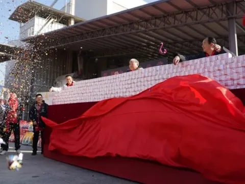 Nông dân được nhận "núi tiền" thưởng Tết, mạng xã hội xôn xao