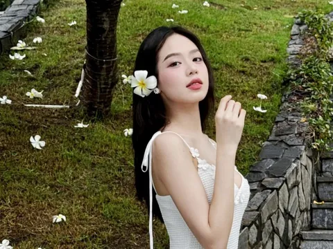 Lộ bằng chứng Hoa hậu Thanh Thuỷ đang hẹn hò sao nam 8X