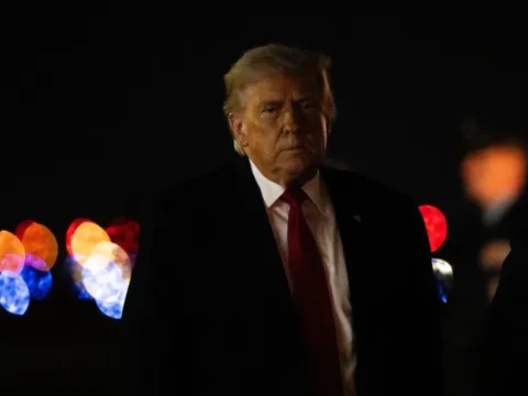 Ông Trump không trấn an NATO, giữ bí mật về mức độ hành động với Greenland