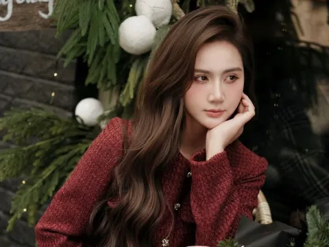 Nàng thơ Noel Phan Minh Huyền được khán giả nức nở khen đẹp như AI