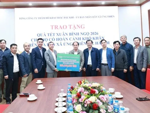 Xã Ứng Thiên tiếp nhận kinh phí 200 triệu đồng hỗ trợ Tết Bính Ngọ 2026 cho các hộ gia đình có hoàn cảnh khó khăn