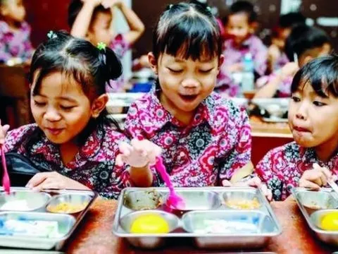 Indonesia: Hiệu quả ban đầu từ “Bữa ăn Dinh dưỡng Miễn phí“