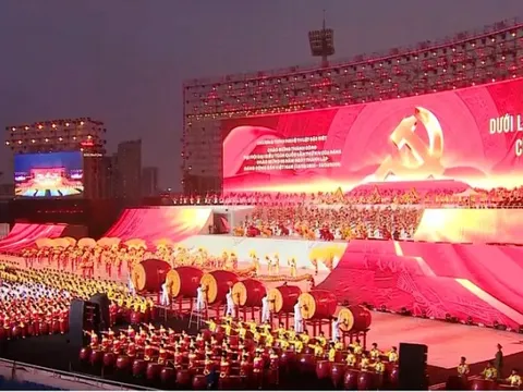 [Trực tiếp] Chương trình nghệ thuật đặc biệt “Dưới lá cờ vẻ vang của Đảng“