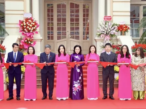 Khai mạc Triển lãm tư liệu 'Đảng Cộng sản Việt Nam qua các kỳ Đại hội'