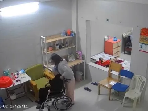 Khởi tố, bắt tạm giam giúp việc bạo hành cụ già 82 tuổi ở phường Hai Bà Trưng