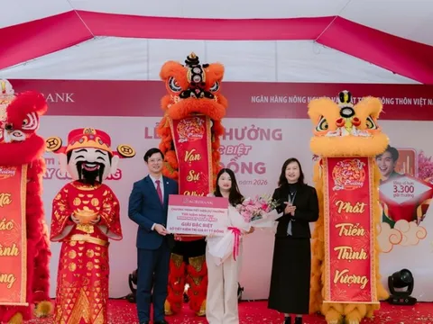 Agribank trao thưởng 1 tỷ đồng cho khách hàng gửi tiền tiết kiệm