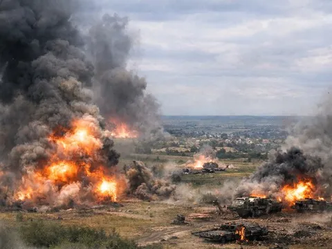 Từ UAV đến bom lượn: Nga mở đợt tập kích dồn dập vào các trận địa Ukraine