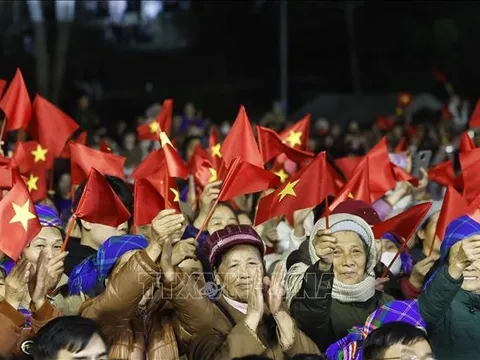 Lãnh đạo Đảng, Nhà nước dự cầu truyền hình kỷ niệm 85 năm Ngày Bác Hồ về nước trực tiếp lãnh đạo cách mạng Việt Nam