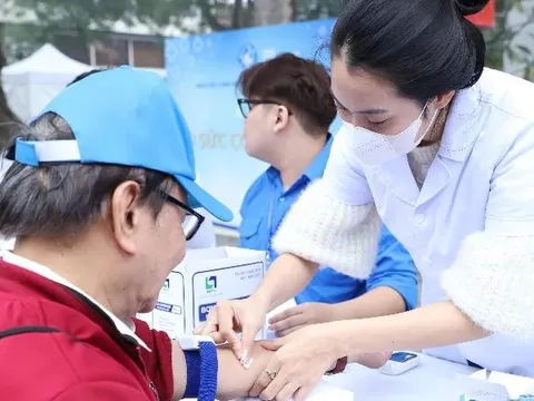 Hơn 1.000 người cao tuổi Thủ đô được tư vấn, chăm sóc sức khoẻ miễn phí