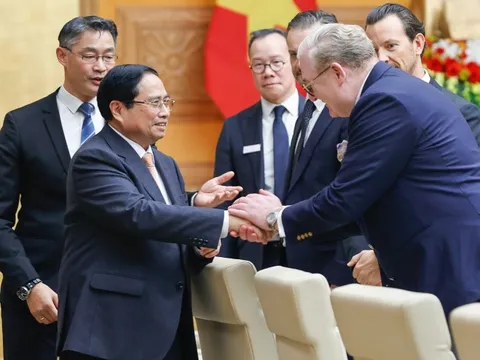 Thủ tướng Phạm Minh Chính làm việc với Đoàn doanh nghiệp Thuỵ Sĩ và châu Âu