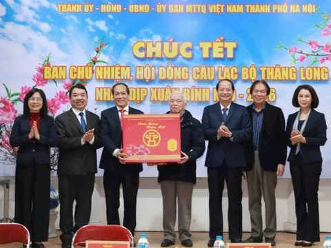 Trưởng ban Tuyên giáo và Dân vận Thành ủy Nguyễn Doãn Toản chúc Tết Câu lạc bộ Thăng Long ​