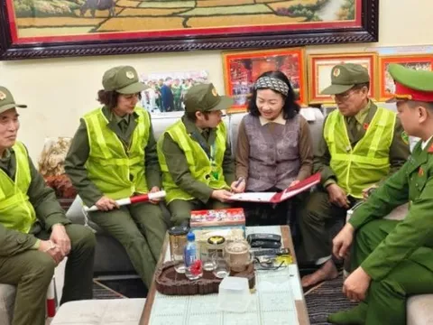 Công an phường Tây Hồ chung tay bảo vệ môi trường