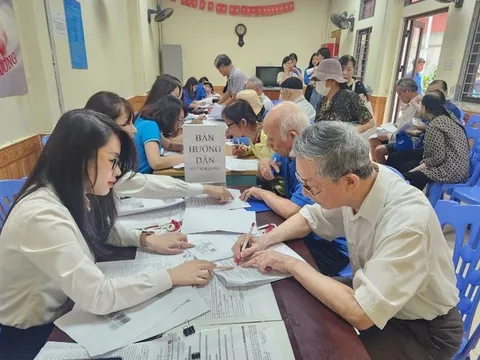 Hoàn thành chi trả lương hưu gộp 2 tháng và quà Tết cho người dân