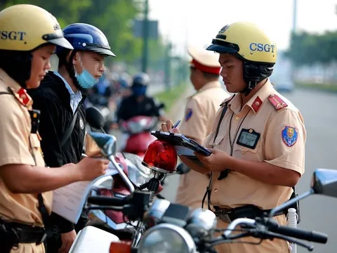 Công bố đường dây nóng để người dân phản ánh cảnh sát giao thông có biểu hiện tiêu cực