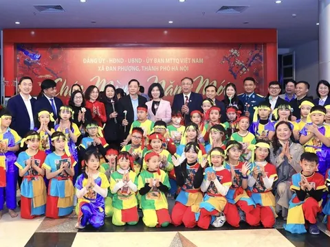 Chủ tịch HĐND Thành phố Phùng Thị Hồng Hà dự Ngày hội “Tết sum vầy - Xuân ơn Đảng” tại xã Đan Phượng