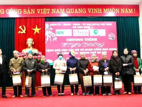 Ủy ban MTTQ xã Liên Minh trao 235 suất quà Tết cho hộ khó khăn