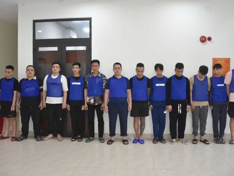 Bắt 13 đối tượng giả danh nhân viên ngân hàng, chiếm đoạt khoảng 100 tỷ đồng