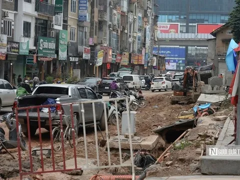 Hà Nội: Đường Nguyễn Tuân ngổn ngang bùn đất những ngày cận Tết