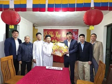 Lãnh đạo xã Hòa Xá thăm, chúc Tết các cơ sở tôn giáo, thắt chặt khối đại đoàn kết Xuân Bính Ngọ 2026