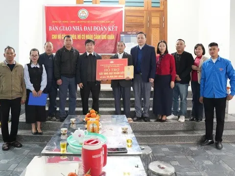 Phường Sơn Tây bàn giao 7 Nhà Đại đoàn kết