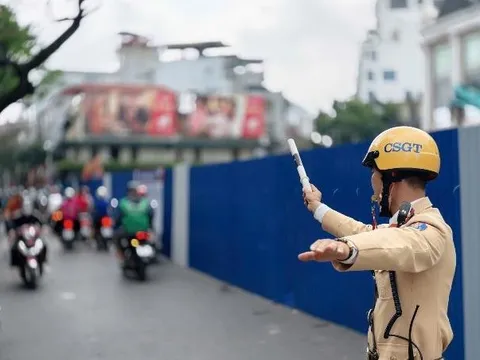 Hướng dẫn, bảo đảm giao thông tại khu vực thi công hệ thống chống ngập tại chợ Hàng Da