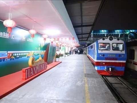 “Chuyến tàu Hạnh phúc” kết nối niềm tin