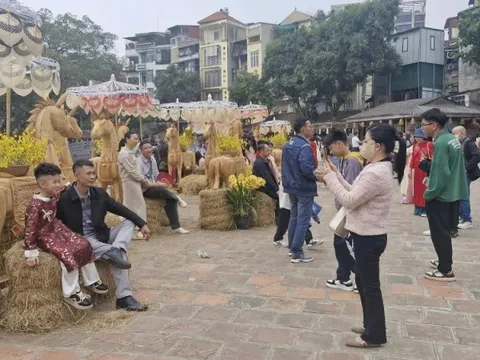 Trên 593.000 lượt khách đến Hà Nội trong 5 ngày nghỉ Tết Nguyên đán